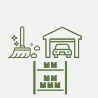 En tecknad bild i gröna konturer med en sopborste, garage och ett förråd med kartonger.